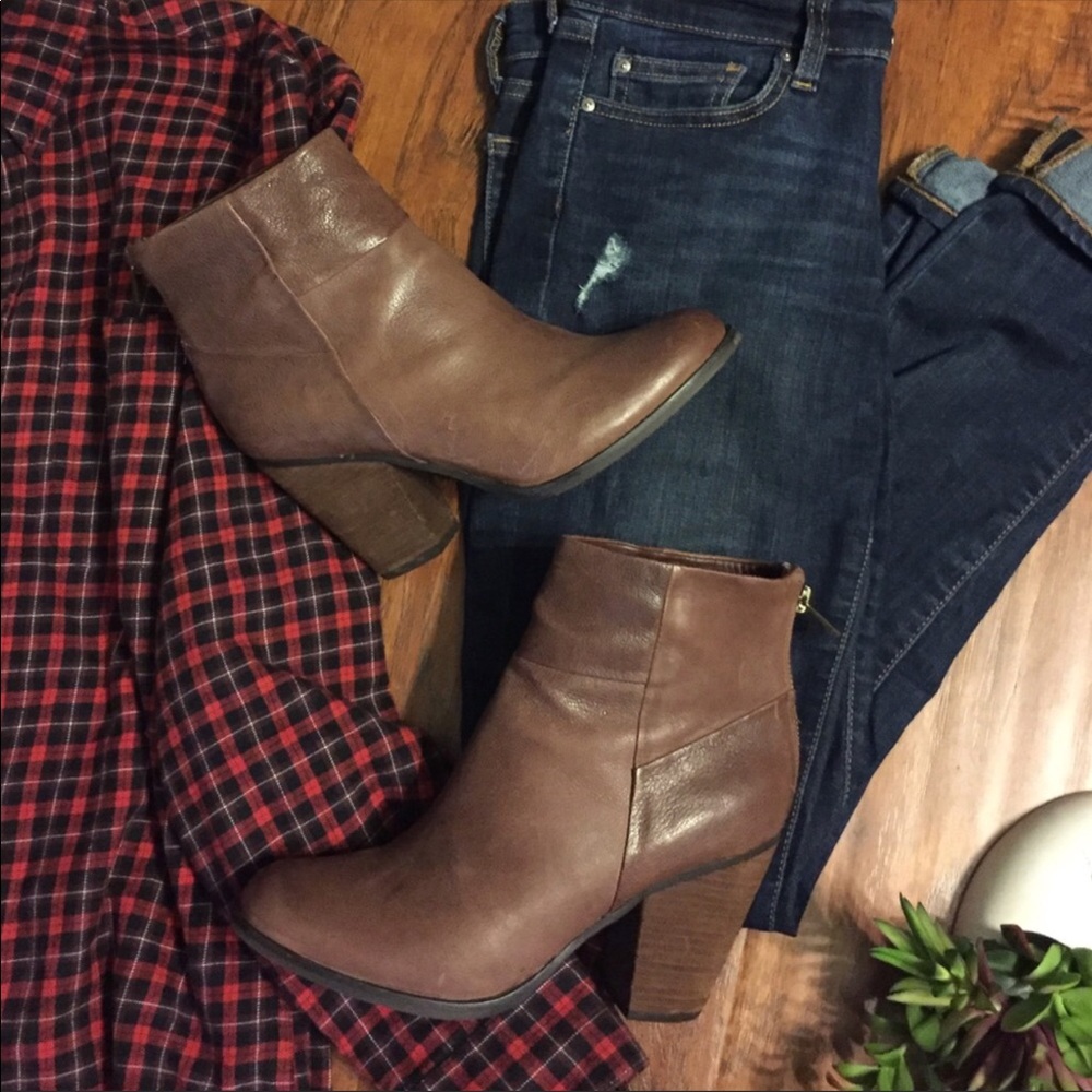 Arturo Chiang Booties. Size 8.5.